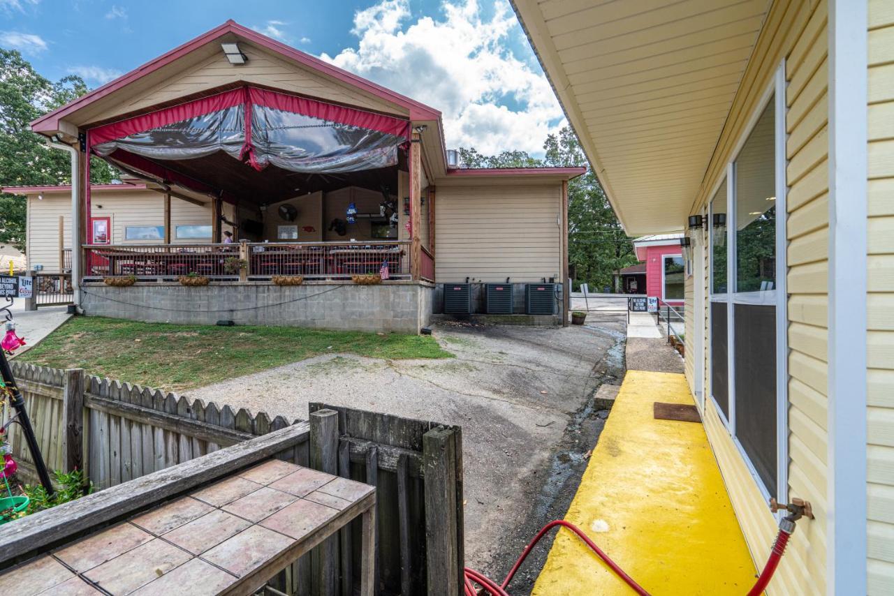 Canary Lake Cottage W/Hot Tub At Sam'S Pizza Hot Springs Exterior photo