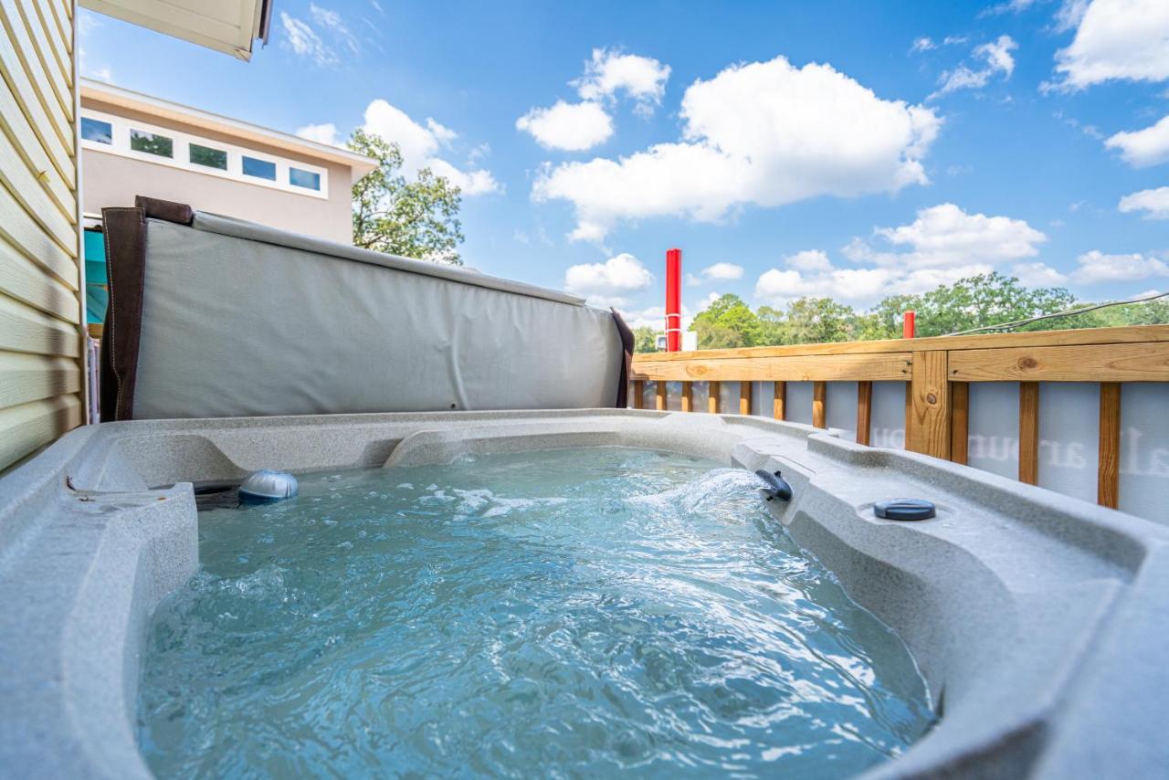 Canary Lake Cottage W/Hot Tub At Sam'S Pizza Hot Springs Exterior photo