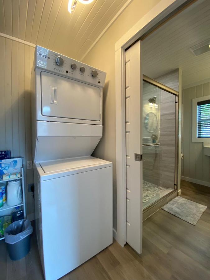 Canary Lake Cottage W/Hot Tub At Sam'S Pizza Hot Springs Exterior photo