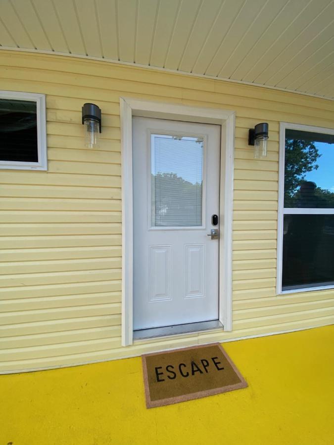 Canary Lake Cottage W/Hot Tub At Sam'S Pizza Hot Springs Exterior photo
